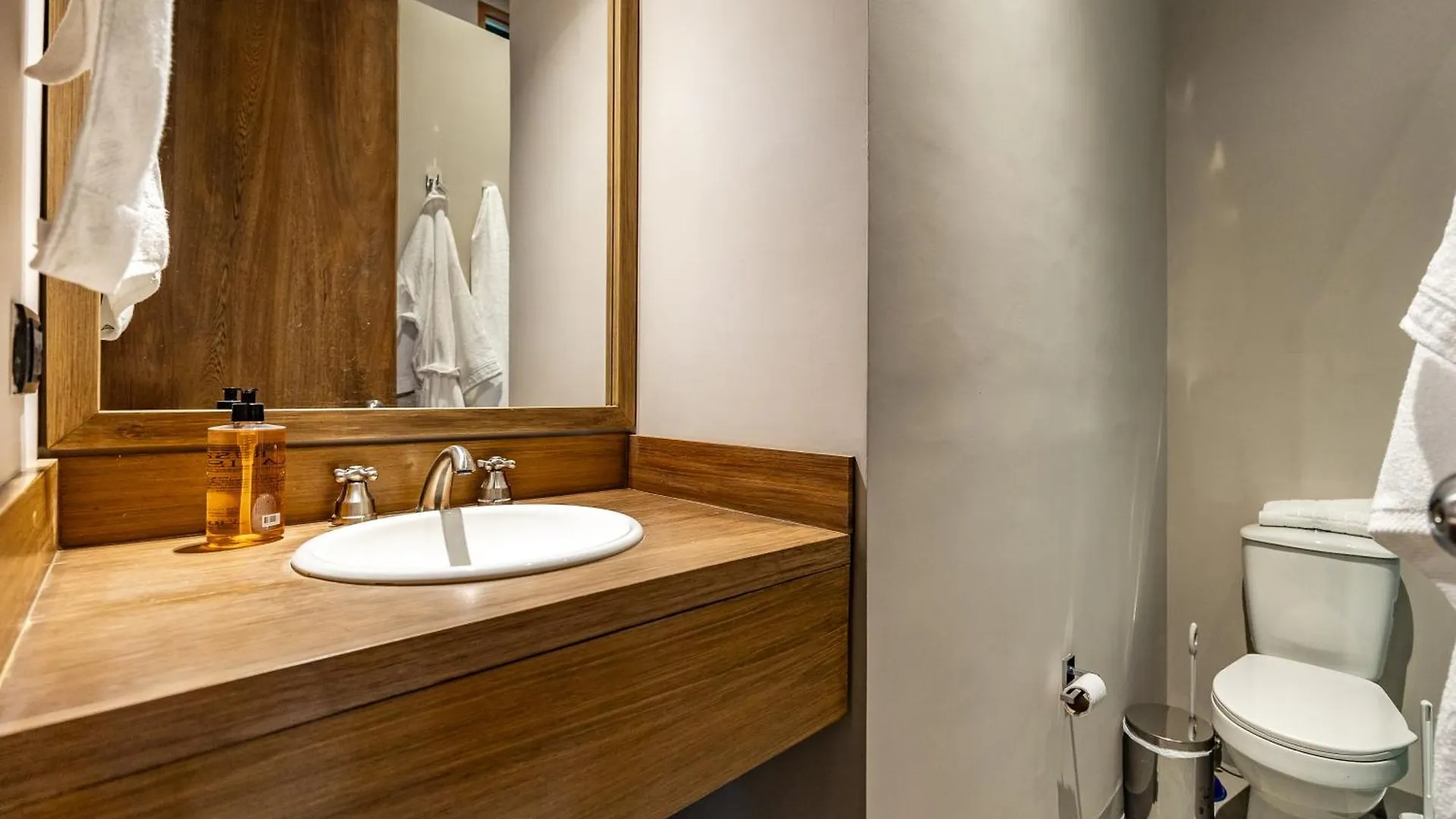 Soho Lofts By Vibra Bonita Apartment Medellin